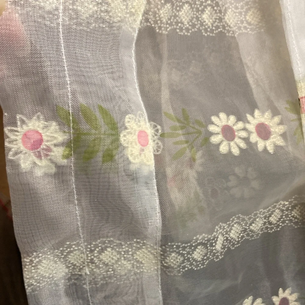 1 piece vintage flocked daisy valance curtain. Cream raised flocked flower‎ 410